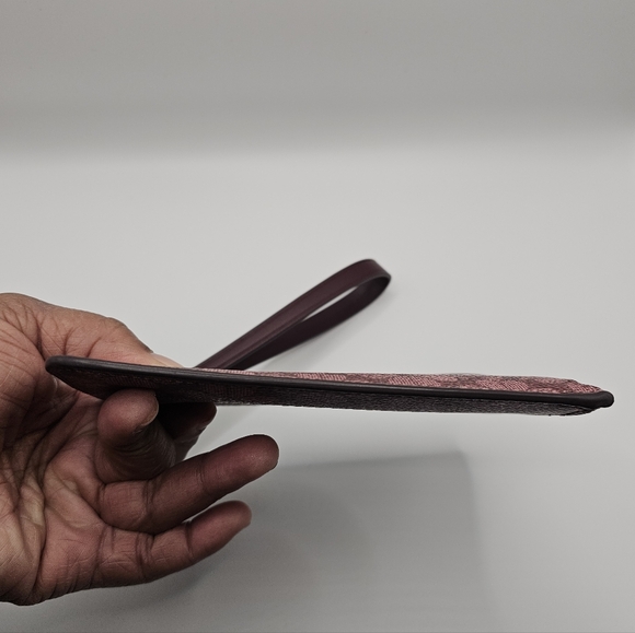 Kate Spade Burgundy Floral Wristlet EUC - Picture 6 of 8